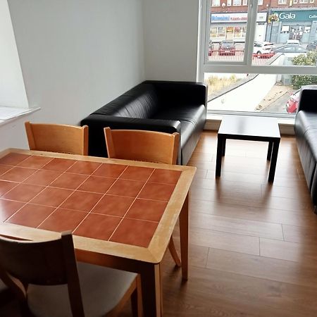 2 Bedroom, 2 Bathroom Apartment Dublin Exterior foto